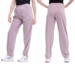 Spodnie damskie adidas Training. Brązowe spodnie sportowe damskie Adidas, xs, z dresówki, na fitness i siłownię. Za 252.99 zł.