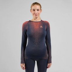 Bluza termoaktywna damska ODLO Blackcomb Eco. Czerwone bluzy bez kaptura damskie Odlo, na zimę, xs, bez wzorów, z elastanu, bez ramiączek, długie, bez kaptura. Za 279.99 zł.