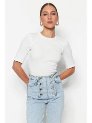 Trendyol Koszulka w kolorze białym rozmiar: XL. Białe bluzki damskie Trendyol, xl, bez wzorów, z bawełny, bez kołnierzyka, bez ramiączek. Za 39.21 zł.