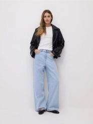 Bawełniany t-shirt - biały. Białe t-shirty damskie Reserved, l, bez wzorów, z bawełny, bez kołnierzyka. Za 79.99 zł.