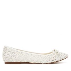 Baleriny TWINSET. Białe baleriny damskie Twinset, bez wzorów, bez obcasa. Za 529.99 zł.