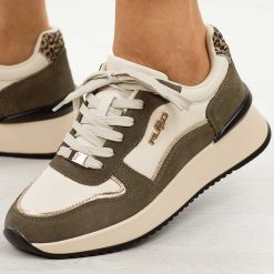 Biało brązowe skórzane półbuty damskie Filippo Dp7103/25. Białe półbuty damskie Filippo, bez wzorów, z jeansu, eleganckie, z okrągłym noskiem, bez obcasa, na płaskiej podeszwie. W wyprzedaży za 242.10 zł.