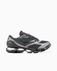 Buty Mizuno Wave Prophecy LS Czarny Beżowy/Srebrny Metaliczny. Czarne buty sportowe na co dzień męskie Mizuno, z gumy, bez zapięcia, trekkingowe, mizuno wave. Za 759.99 zł.
