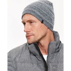 CZAPKA MĘSKA. Czapki męskie TOP SECRET, na jesień, bez wzorów, z dzianiny, klasyczne. W wyprzedaży za 12.99 zł.