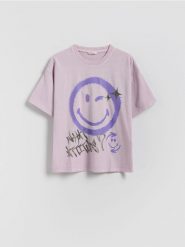T-shirt SmileyWorld® - lawendowy. Fioletowe koszulki dziewczęce Reserved, bez wzorów, z bawełny, bez ramiączek. W wyprzedaży za 32.99 zł.