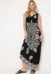 Czarna Sukienka w Stylu Boho z Gumką w Pasie i Troczkami na Ramionach Aretava. Czarne sukienki damskie Born2be, na co dzień, l, bez wzorów, boho, bez kołnierzyka, bez ramiączek, maxi, proste. W wyprzedaży za 47.99 zł.