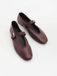 Baleriny ze skóry owczej - bordowy. Czerwone baleriny damskie Reserved, bez wzorów, ze skóry, bez obcasa. Za 169.99 zł.