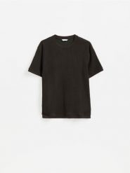 Strukturalny t-shirt regular fit - oliwkowy. Zielone t-shirty męskie Reserved, l, bez wzorów, z bawełny, bez kołnierzyka. Za 79.99 zł.