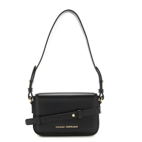CHIARA FERRAGNI Torebka crossbody Torebki 1 ct Damski. Czarne torebki wieczorowe Chiara Ferragni, bez wzorów, z materiału, eleganckie, bez kołnierzyka, bez ramiączek. Za 554.99 zł.
