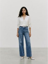 Vero Moda Koszula w kolorze białym rozmiar: S. Białe koszule damskie Vero Moda, s, bez wzorów, z wiskozy, bez kołnierzyka, bez ramiączek. Za 109.95 zł.