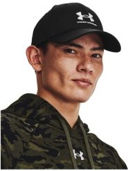 Under Armour Czapka w kolorze czarnym rozmiar: onesize. Czarne czapki męskie Under Armour, bez wzorów, sportowe. Za 59.99 zł.