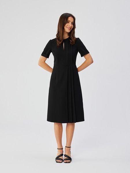 Stylove Sukienka w kolorze czarnym rozmiar: XL. Czarne sukienki damskie Stylove, na co dzień, xl, bez wzorów, bez kołnierzyka, bez ramiączek, midi, proste. Za 238.84 zł.