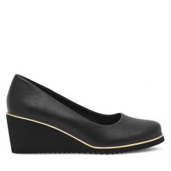 Półbuty Clara Barson. Czarne półbuty damskie Clara Barson, bez wzorów, bez obcasa, na koturnie. Za 129.99 zł.
