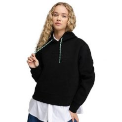 Damska bluza crop top z kapturem Siroko Jolla-W Black. Czarne bluzy z kapturem damskie SIROKO, z materiału. Za 253.00 zł.