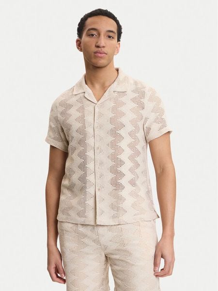 Guess Koszula M6GP46 K3236 Beżowy Regular Fit. Brązowe koszule męskie Guess, m, z aplikacjami, z bawełny, bez kołnierzyka, bez ramiączek. Za 399.99 zł.