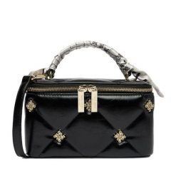 Torebka Nine West. Czarne torebki klasyczne damskie Nine West, bez wzorów, bez dodatków. Za 259.99 zł.