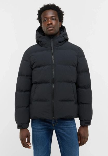 Męska Kurtka zimowa Mustang Style Oakfield Jet Black 1017069 4188. Czarne kurtki męskie Mustang, na zimę, m, bez wzorów, bez kaptura. Za 499.99 zł.