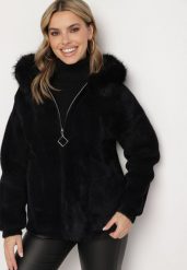 Czarna Bluza z Wełną Kapturem i Kieszeniami Zdobiona Futrem Yasiti. Czarne bluzy z kapturem damskie Born2be, l, z jeansu. Za 219.99 zł.