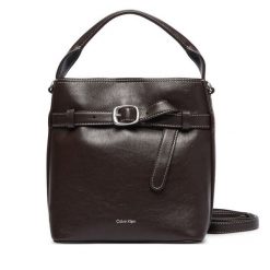 Torebka Calvin Klein. Brązowe torebki klasyczne damskie CALVIN KLEIN, bez wzorów, bez dodatków. Za 569.99 zł.