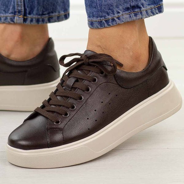 Brązowe skórzane półbuty damskie Cambell 19379. Brązowe półbuty damskie Cambell, bez wzorów, z jeansu, biznesowe, bez obcasa. Za 239.00 zł.