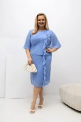 Sukienka Estelle w błękitnym kolorze - zwiewna szyfonowa kreacja PLUS SIZE XXL OVERSIZE WIOSNA. Niebieskie sukienki damskie Moda Size Plus Iwanek, na imprezę, na wiosnę, l, bez wzorów, z elastanu, eleganckie, z asymetrycznym kołnierzem, plus size, bez ramiączek, midi, asymetryczne. Za 379.90 zł.