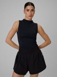 4F Top treningowy slim szybkoschnący damski - czarny S. Czarne topy damskie 4f, s, bez wzorów, z materiału, bez ramiączek. Za 99.99 zł.