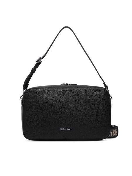 Calvin Klein Torebka Webbing 2X Strap Lg Camera Bag LV04F3642G Czarny. Czarne listonoszki damskie CALVIN KLEIN, bez wzorów, ze skóry, bez dodatków. Za 489.99 zł.