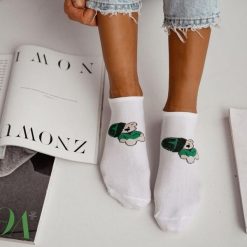 Białe stopki damskie zielony miś z czapką 1220. Białe skarpetki damskie Milena, bez wzorów, z bawełny. Za 14.90 zł.