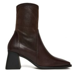 Botki Vagabond Shoemakers. Brązowe botki damskie Vagabond Shoemakers, bez obcasa, na słupku, bez zapięcia. Za 719.99 zł.