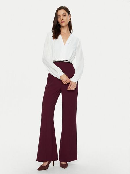 Rinascimento Kombinezon CFC0019768002 Bordowy Regular Fit. Czerwone kombinezony damskie RINASCIMENTO, m, bez wzorów, z syntetyku, bez kołnierzyka, bez ramiączek. Za 389.99 zł.