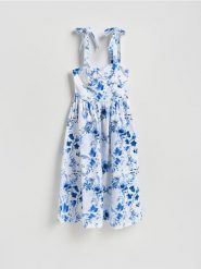 Sukienka midi w kwiaty - jasnoniebieski. Niebieskie sukienki damskie Reserved, l, bez wzorów, z tkaniny, bez kołnierzyka, bez ramiączek, midi, rozkloszowane. Za 149.99 zł.