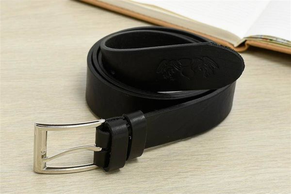 Beltimore skórzany licowy pasek męski czarny 3,5 cm E10 : Kolory - czarny, Rozmiar pasków - r.115-130 cm. Czarne paski męskie bez wzorów. Za 49.90 zł.