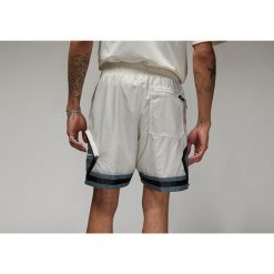 Spodenki męskie nike air jordan 23engineered statement woven shorts phantom. Szare szorty męskie Nike, bez wzorów, sportowe. Za 349.00 zł.