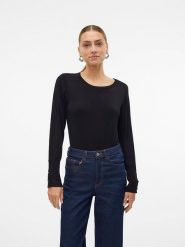Vero Moda Sweter w kolorze czarnym rozmiar: M. Czarne swetry klasyczne damskie Vero Moda, m, bez kołnierzyka. Za 52.67 zł.