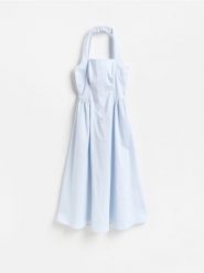 Sukienka midi - jasnoniebieski. Niebieskie sukienki damskie Reserved, l, bez wzorów, z bawełny, bez kołnierzyka, bez ramiączek, midi, rozkloszowane. Za 159.99 zł.