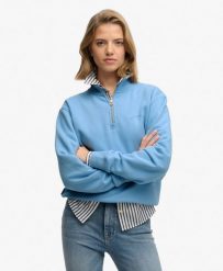 Superdry Sweter z półzamkiem Essential Logo z bawełnianej mieszanki – BLUEBELL. Niebieskie swetry klasyczne damskie Superdry., z bawełny, bez kołnierzyka. Za 260.65 zł.
