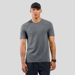 Koszulka z krótkim rękawem męska Odlo ESSENTIAL SEAMLESS T-shirt crew neck s/s. Szare t-shirty męskie Odlo, na lato, m, bez wzorów, z materiału, bez kołnierzyka. Za 219.99 zł.