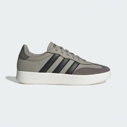Buty Barreda. Brązowe buty trekkingowe męskie Adidas, ze skóry, bez zapięcia, trekkingowe. Za 299.00 zł.