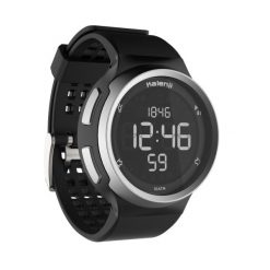 Zegarek do biegania W900 męski. Czarne zegarki męskie Decathlon, metalowe. Za 99.99 zł.