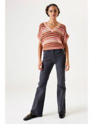 Garcia Sweter w kolorze jasnoróżowo-czerwono-białym rozmiar: L. Białe swetry klasyczne damskie Garcia, l, ze splotem, bez kołnierzyka. Za 126.45 zł.