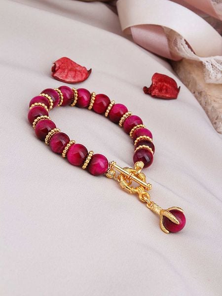 L'Atelier de Gaia Pozłacana bransoletka z koralami rozmiar: onesize. Czerwone bransoletki damskie L'Atelier de Gaia, pozłacane. Za 69.99 zł.