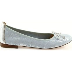 Caprice balerinki buty damskie 22102. Niebieskie baleriny damskie Caprice, bez wzorów, ze skóry, bez obcasa. W wyprzedaży za 229.00 zł.