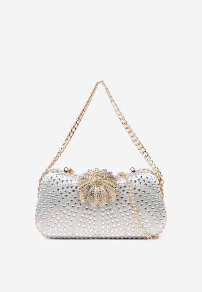 Srebrna Torebka Kopertówka z Łańcuszkiem Zdobiona Cyrkoniami i Kwiatową Aplikacją Fessaluna. Szare torebki wieczorowe Renee, z aplikacjami, eleganckie, bez kołnierzyka, bez ramiączek. Za 89.99 zł.