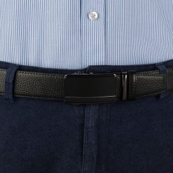Pasek męski skórzany 3,5 cm klamra automatyczna Beltimore czarny 60-550 : Kolory - czarny, Rozmiar pasków - r.115-130 cm. Czarne paski męskie bez wzorów, ze skóry, wizytowe. Za 64.99 zł.