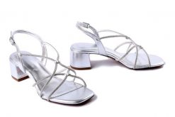 TAMARIS 1-28236-42 941 silver, sandały damskie. Szare sandały damskie Tamaris, bez wzorów, z gumy, bez obcasa, na obcasie. Za 209.93 zł.