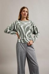 Bluza z geometrycznym wzorem i długimi rękawami oliwkowa. Zielone bluzy bez kaptura damskie MOODO, l, z elastanu. W wyprzedaży za 54.98 zł.