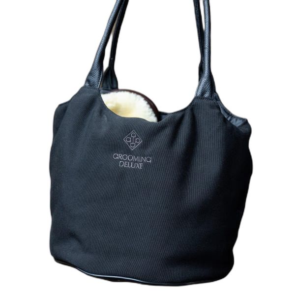 Torba pielęgnacyjna dla kobiet Grooming Deluxe. Czarne torebki klasyczne damskie GROOMING DELUXE, bez wzorów, bez dodatków. Za 254.00 zł.