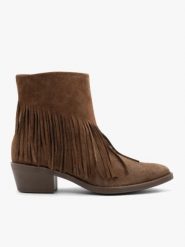 Brązowe botki z frędzlami ze skóry welurowej. Brązowe botki damskie Brawo sp. z o.o., ze skóry, boho, bez obcasa, bez zapięcia. Za 479.99 zł.