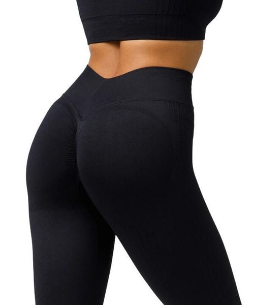 Legginsy treningowe damskie Carpatree Elite. Czarne legginsy damskie Carpatree, s, bez wzorów, z dzianiny, z podwyższonym stanem, na fitness i siłownię. Za 150.99 zł.