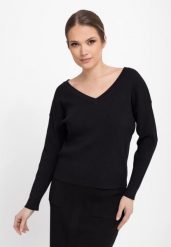 Czarny, prążkowany sweter z dekoltem S-TIKA. Czarne swetry klasyczne damskie Volcano, m, z dzianiny, bez kołnierzyka. Za 159.99 zł.